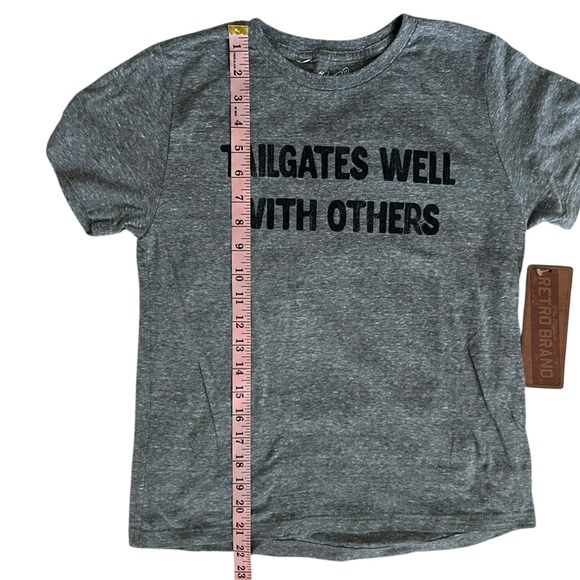 Retro Brand Women’s Graphic Tailgate T-Shirt S - Picture 4 of 7